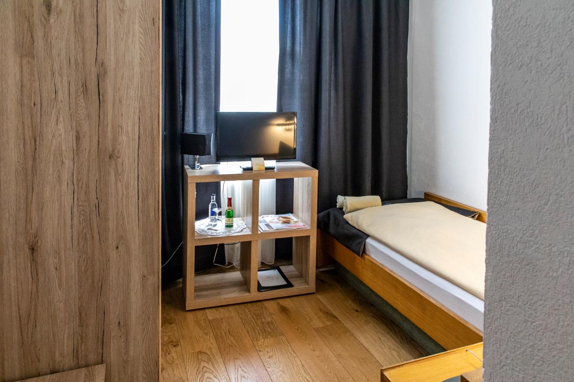 Hotel Jaegerhaus In Singen Am Hohentwiel Ngoại thất bức ảnh
